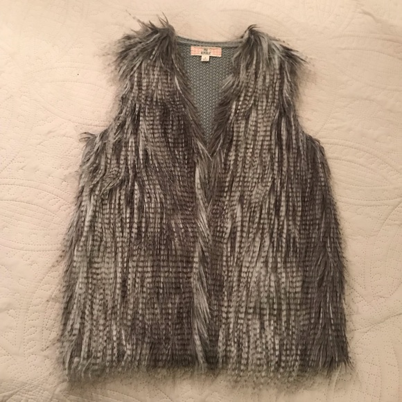 Faux fur front sweater vest - Picture 1 of 3